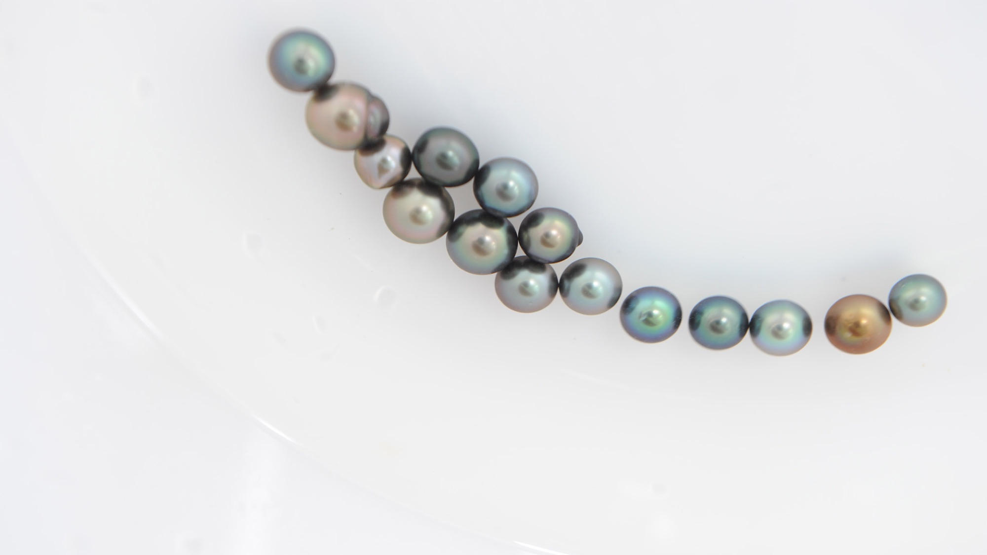 Caring for Tahitian black pearls
